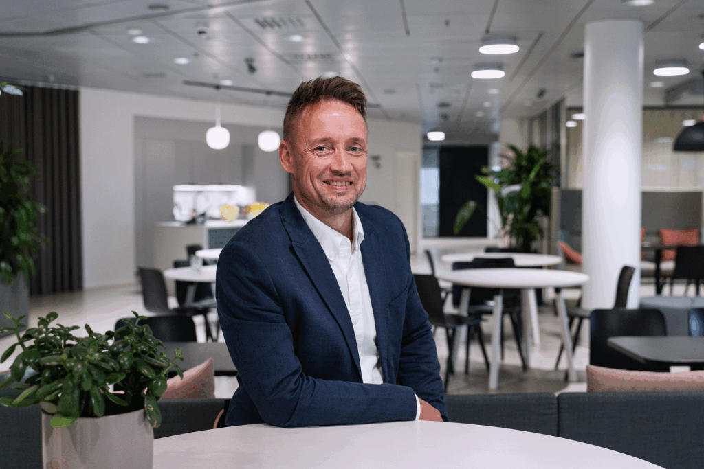 Kuvassa Rejlersin teollisuuden Head of Plant Tuomas Kuusikko